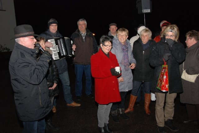 2012 lk weihnachtsfeier und spendenuebergabe 07