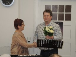 2017 01 31 margit feiert mit chor 02