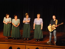 lk 70 jahre mit den schrillen fehlaperlen 020