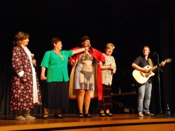 lk 70 jahre mit den schrillen fehlaperlen 033