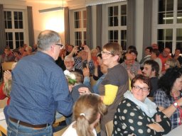 2019 12 17 christbaumsingen dorfmitte und adventsfeier  29