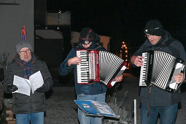2022 12 13 lk christbaum singen und weihnachtsfeier 012