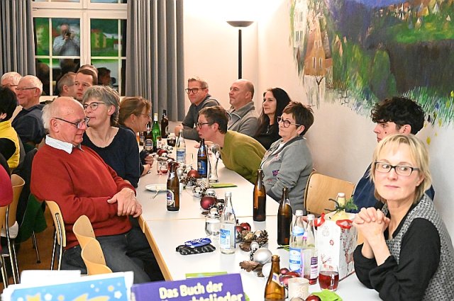 2022 12 13 lk christbaum singen und weihnachtsfeier 023