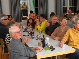 2022 12 13 lk christbaum singen und weihnachtsfeier 028