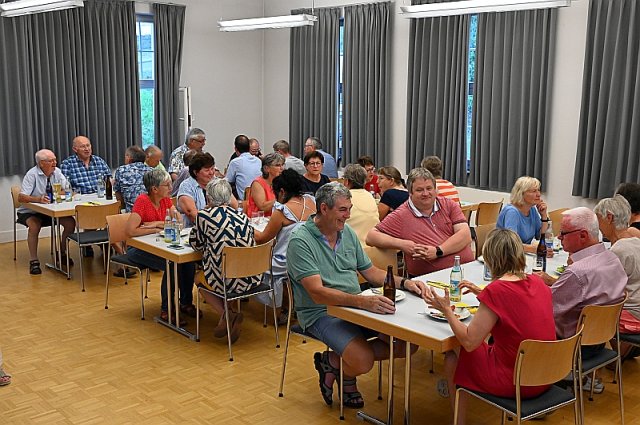 2022 07 19 decamino und kirchenchor gratulieren sieger und peter 002