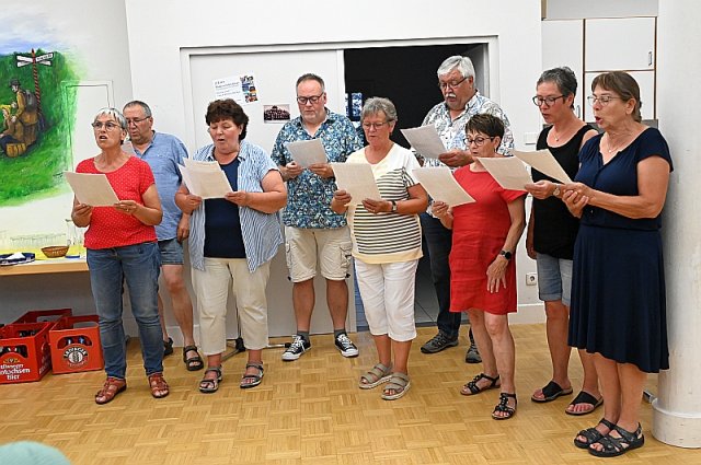 2022 07 19 decamino und kirchenchor gratulieren sieger und peter 030