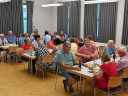 2022 07 19 decamino und kirchenchor gratulieren sieger und peter 002